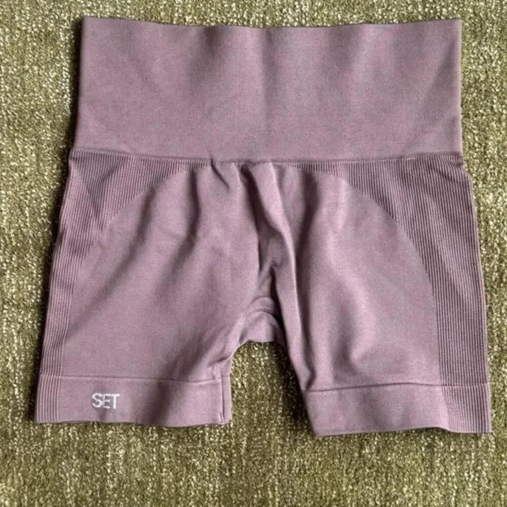 Set-active Women's Purple Shorts